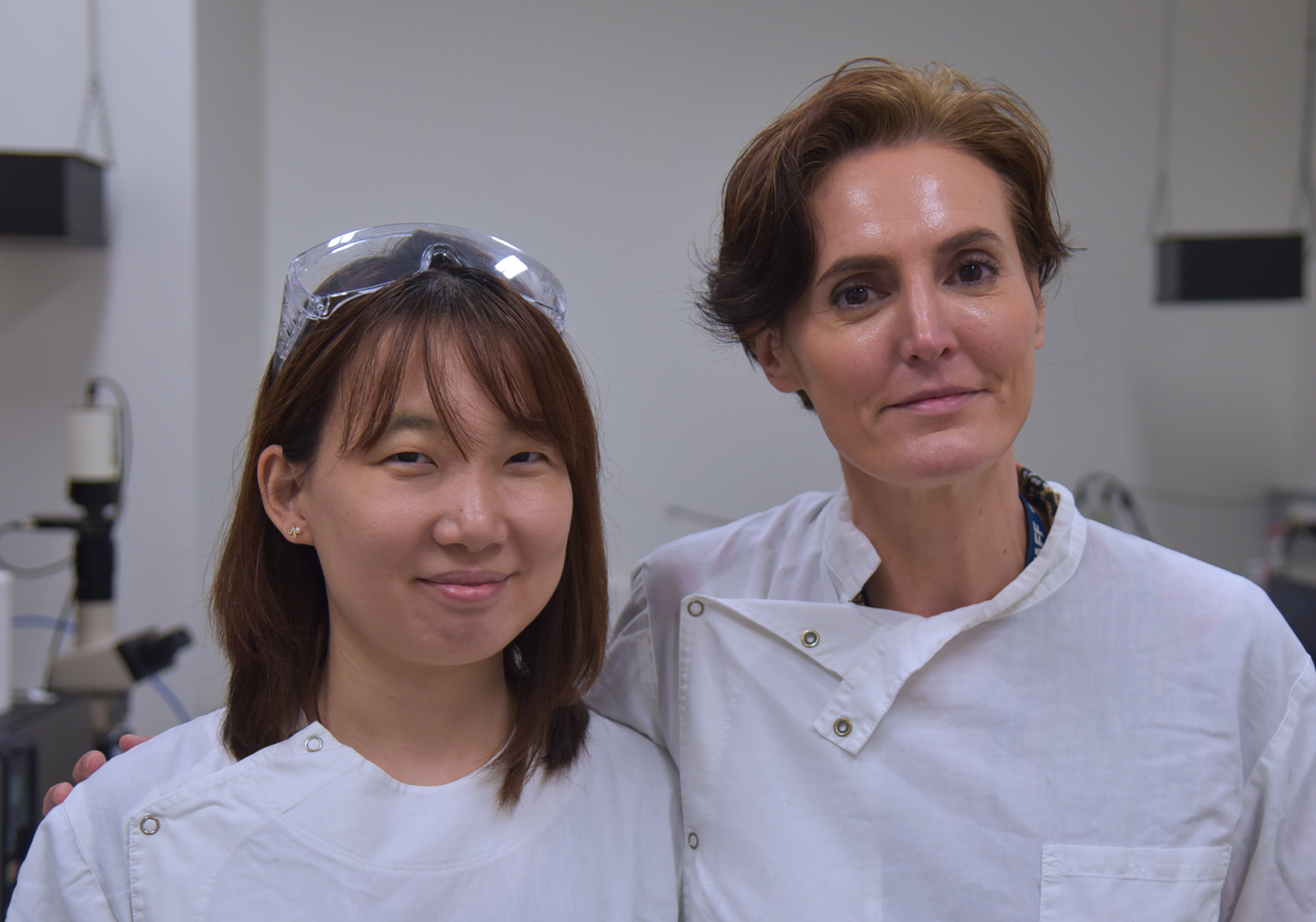 AIBN researchers Dr Ruirui Qiao and Dr Helen Forgham believe they have ideal vehicle to simultaneously treat, map and monitor the notoriously difficult Medulloblastoma tumour that occurs in children.