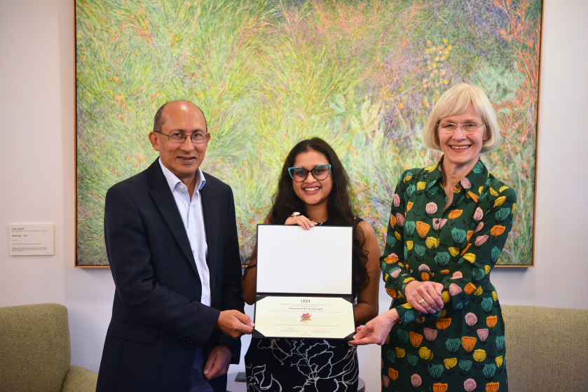Hemanshi receives U21 Future Leader Award from UQ Vice Chancellor Professor Deborah Terry and the UQ Chancellor