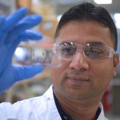 IBN nanodiagnostics specialist Dr Mostafa Kamal Masud will use a $750,000 Next Generation Cancer Research Fellowship from Cancer Council Queensland to develop a low-cost, benchtop device that picks up the earliest indicators of ovarian cancer. 