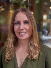 Dr Lena Oestreich
