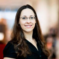 Dr Claudia Vickers