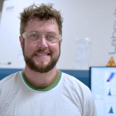 AIBN researcher Dr Nick Fletcher has won an Advance Queensland Industry Research Fellowship to explore localised cell death and the immune response to cancer. 